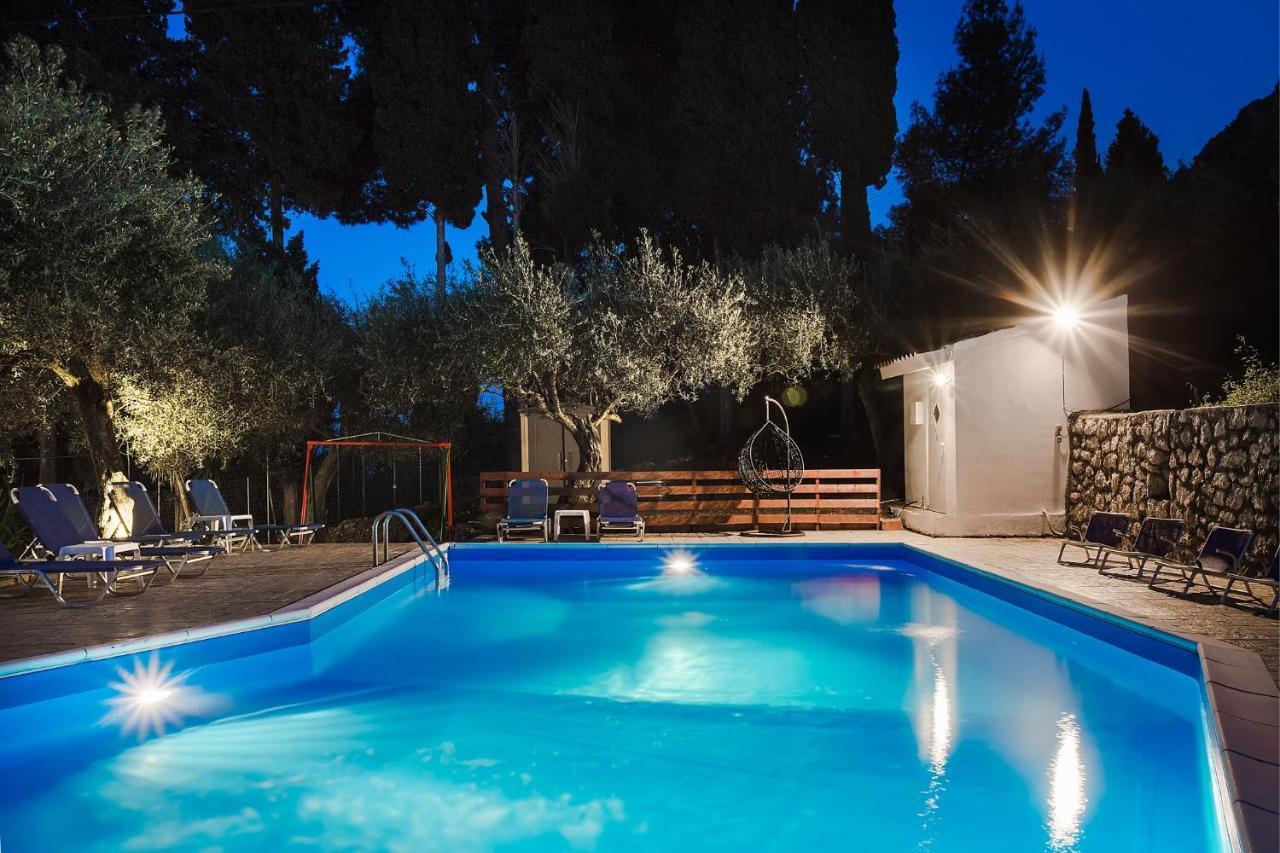 בניטסס Olive Grove Poolside Apartments מראה חיצוני תמונה