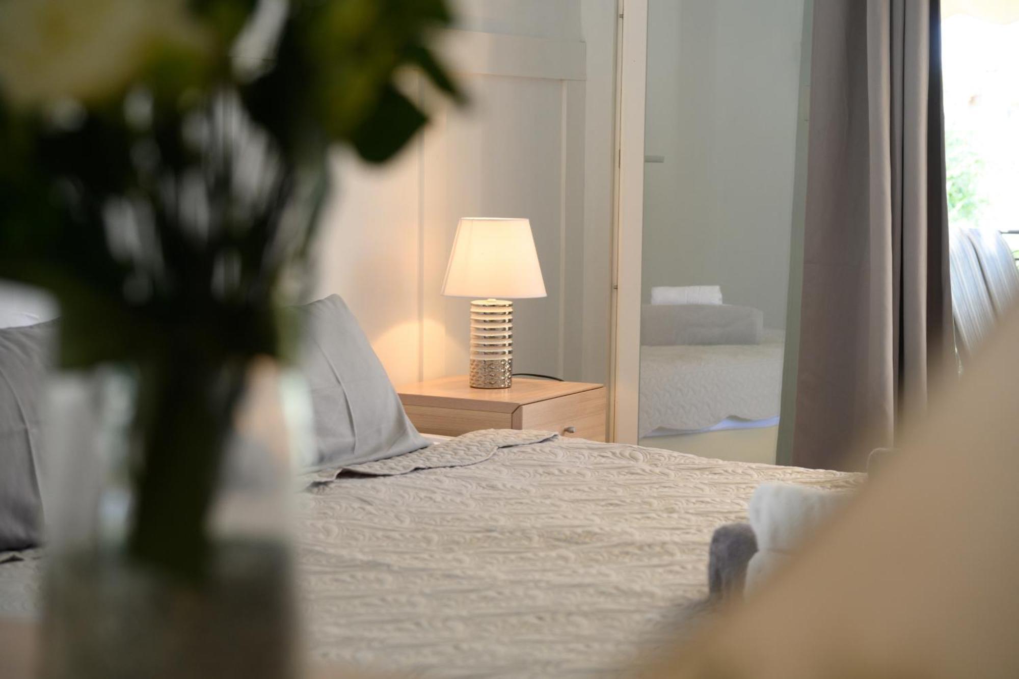 בניטסס Olive Grove Poolside Apartments מראה חיצוני תמונה