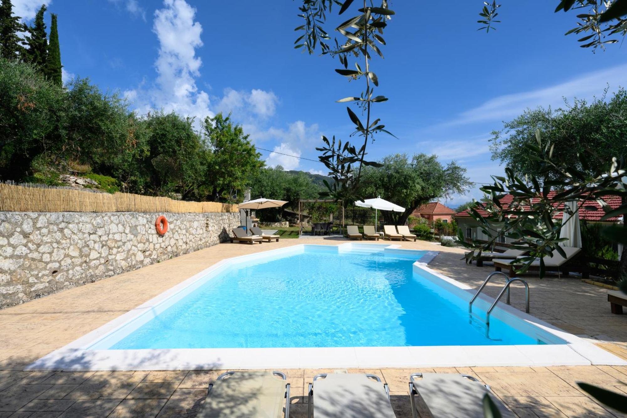בניטסס Olive Grove Poolside Apartments מראה חיצוני תמונה